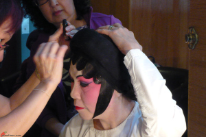 Cantonese-Opera-Makeup-Application-15