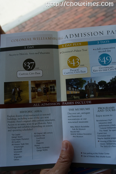How do you request a visitor's guide to Colonial Williamsburg?